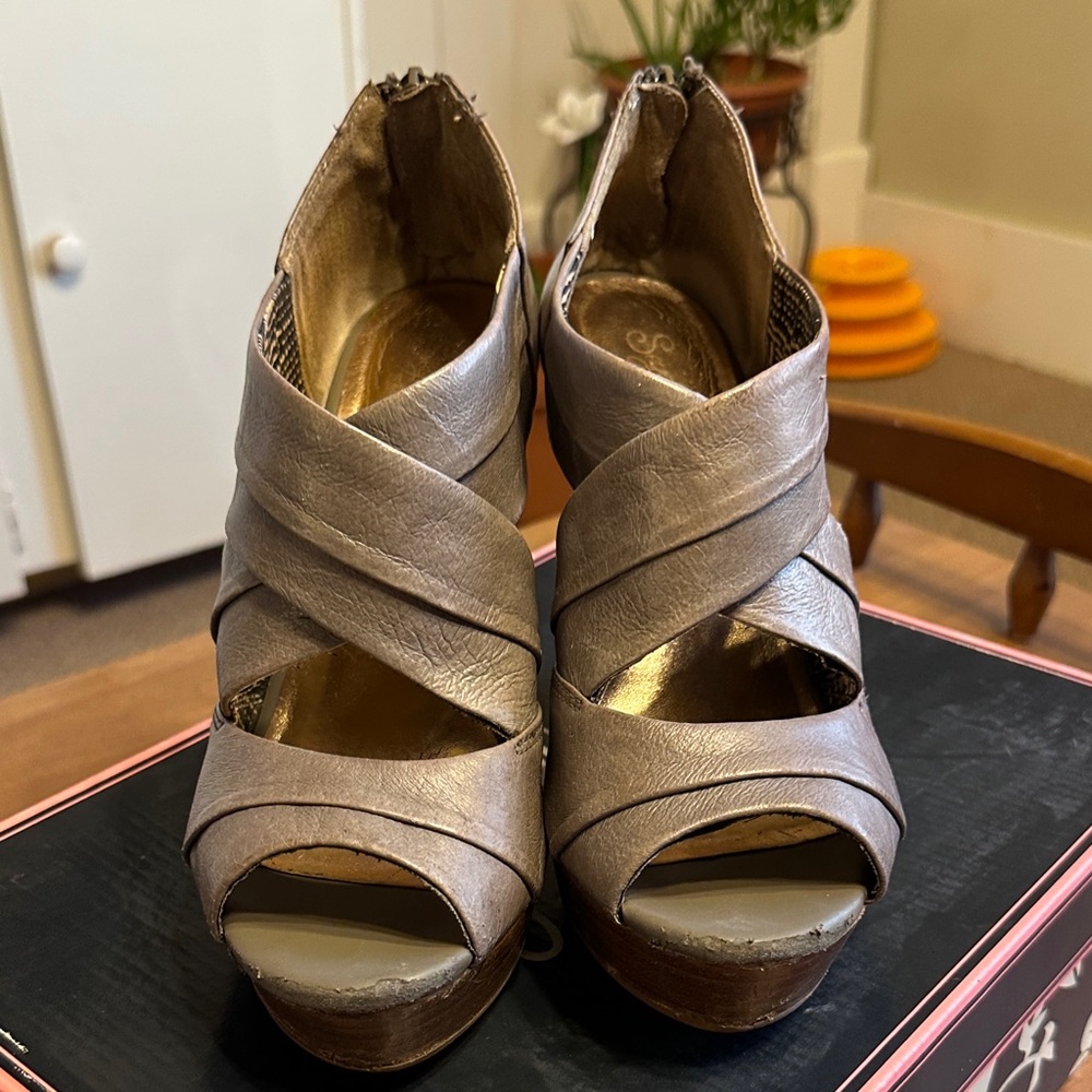 Seychelles Bronze Strappy Heels